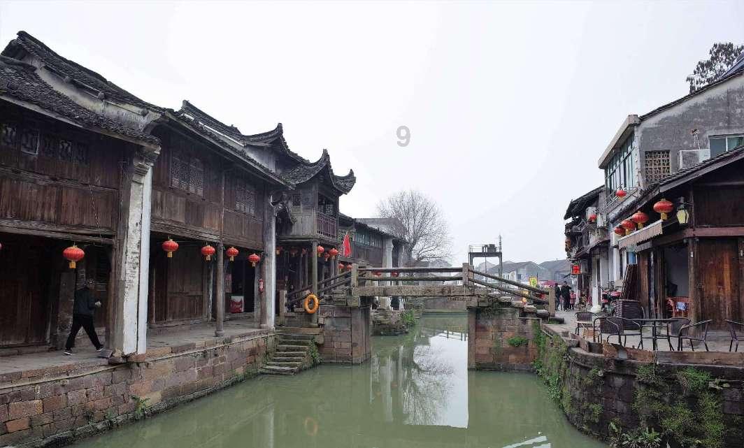 许晋亨李嘉欣夫妇甜蜜现身香港沙田马场，网友：爱情的模样！